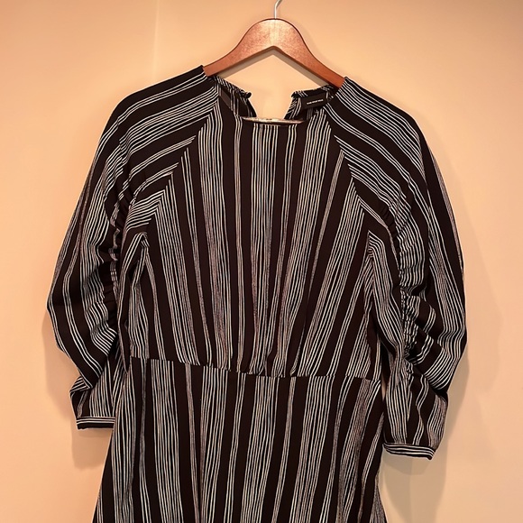 Who What Wear Striped Dress in S - Picture 2 of 4